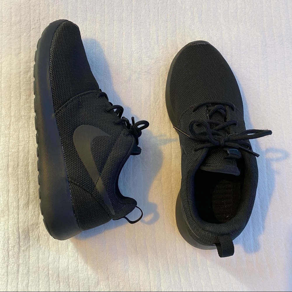 Nike roshe ones